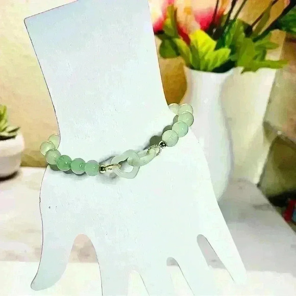 Two Hearts Beaded Bracelet in Beautiful Green - Picture 5 of 5